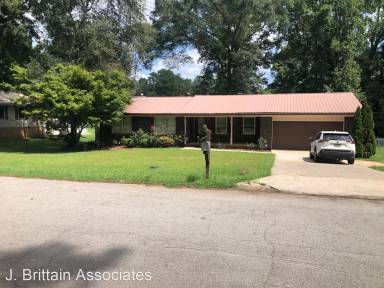 Main picture of 1009 Old Mill Rd
