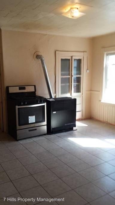 Main picture of 37 Lafayette St