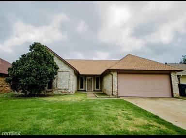 Main picture of 11904 Blue Moon Ave