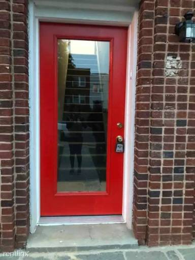 Main picture of 909 19th St NE