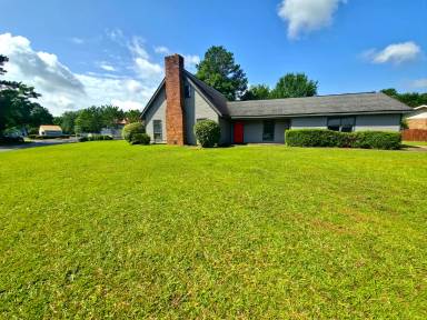 Main picture of 300 Esplanade Dr