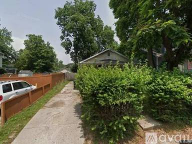 Main picture of 372 Roosevelt Blvd