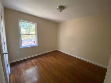 Main picture of 180 W Grantville Rd
