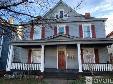 Main picture of 834 Marshall Ave SW