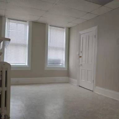 Main picture of 211 N Bedford St