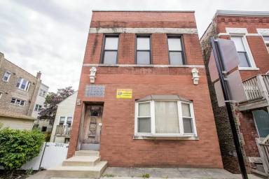 Main picture of 2035 W Webster Ave
