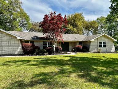 Main picture of 200 Nolen St