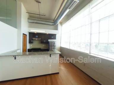 Main picture of 675 N Main St