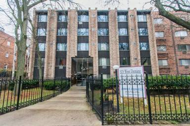 Main picture of 525 West Deming Place Apartments