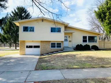 Main picture of 214 Marinette Trl
