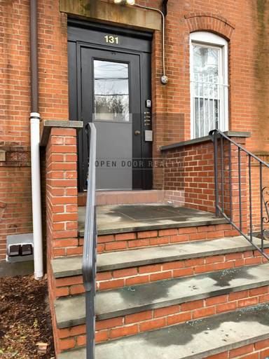 Main picture of 133 Howe St