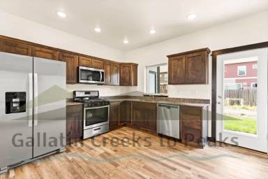 Main picture of 878 Rookery Ln