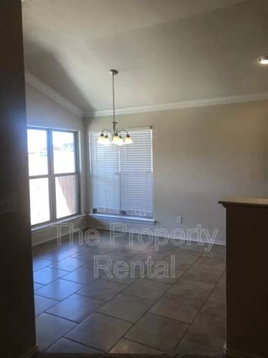 Main picture of 1026 E 93rd St