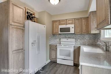 Main picture of 9335 Ohio St