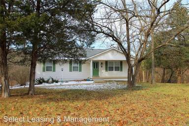 Main picture of 201 Lakeview Dr