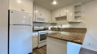 Main picture of 320 W Canon Perdido St