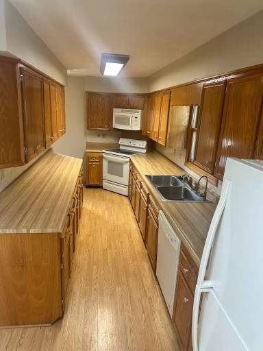 Main picture of 407 Meadowmere Dr