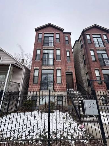 Main picture of 947 W 51st St