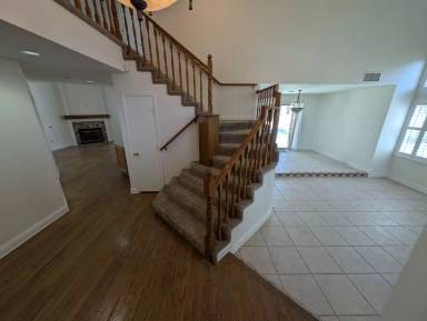Main picture of 8432 Airmont Ct