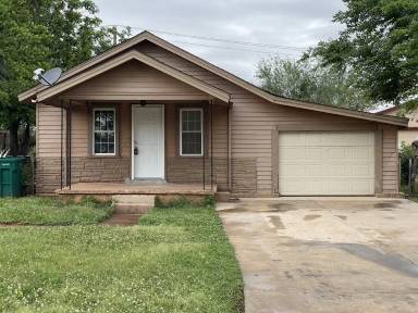 Main picture of 2821 SE 56th St