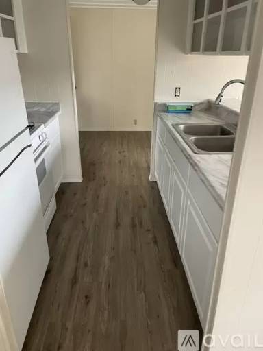 Main picture of 2200 Redwood Ave