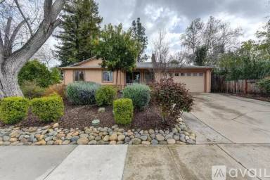Main picture of 2428 Moraine Cir