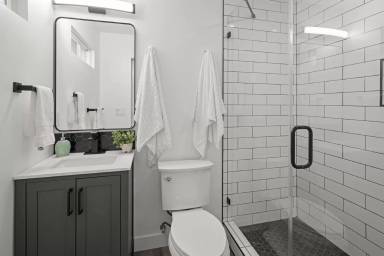 Main picture of 4978 Genesee Ave