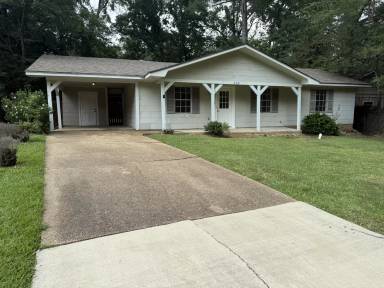 Main picture of 222 Cherry Cir