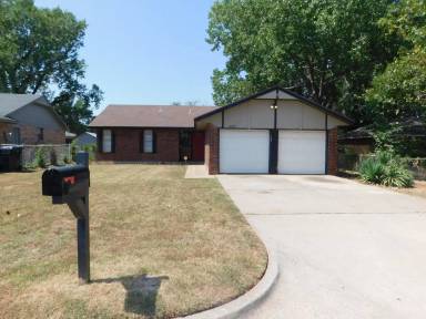 Main picture of 4917 Gaines St