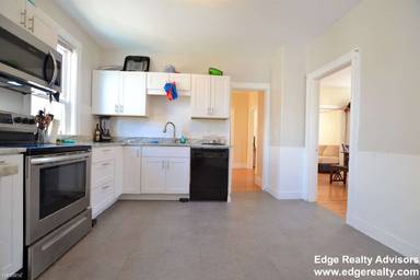 Main picture of 9 Etna St