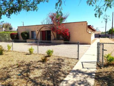 Main picture of 1327 W 5th St