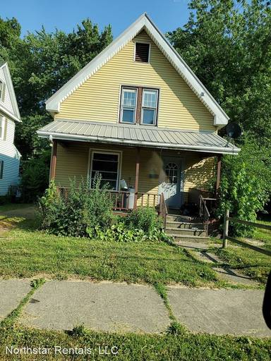 Main picture of 1221 E 20th St