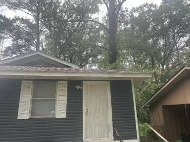 Main picture of 2401 Coronet Pl