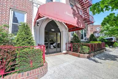 Main picture of 19 Marine Ave