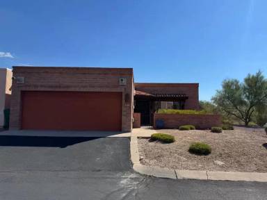 Main picture of 6538 N Calle Sin Nombre