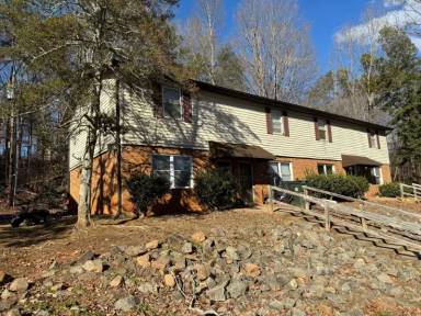 Main picture of 137 Woodland Dr