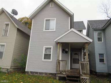 Main picture of 1323 Broadway Ave NW
