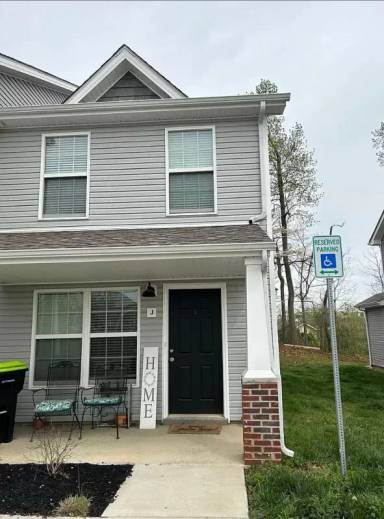 Main picture of 645 Stowe Ct