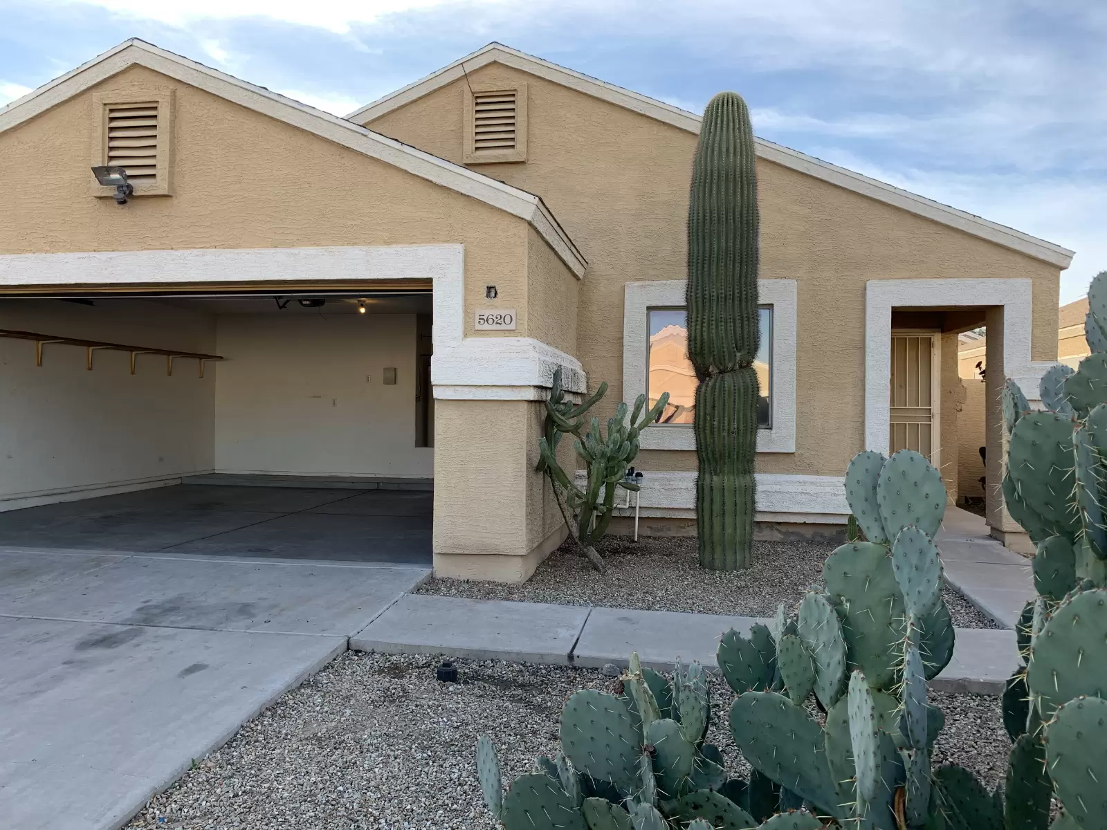 Main picture of 5620 S 5th Ave