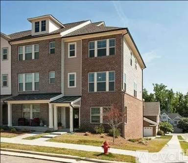 Main picture of 1409 Town Home Dr