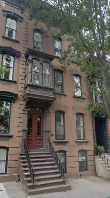 Main picture of 221 Lancaster St