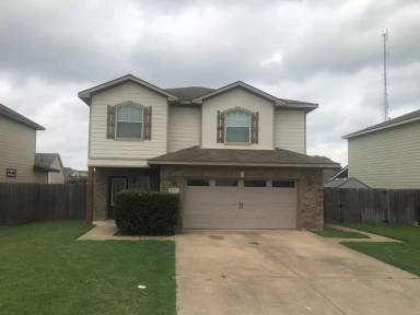 Main picture of 2709 Horse Haven Ln