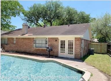 Main picture of 20131 Timber Forest Dr