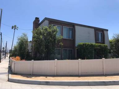 Main picture of 19002 Huntington St