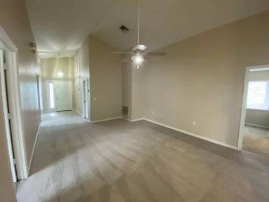 Main picture of 744 Hillcrest Dr