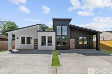 Main picture of 5830 Doolittle Blvd