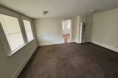Main picture of 824 Spencer Ave
