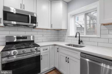 Main picture of 1256 S Dover St