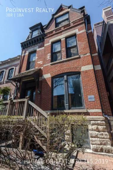 Main picture of 2052 N Dayton St