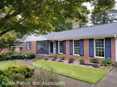 Main picture of 1845 Queens Way
